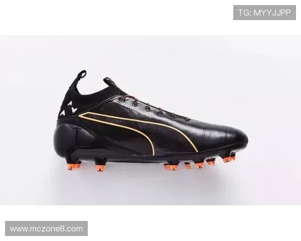 足球鞋边缘开裂影响比赛发挥如何正确修复与预防再次损坏