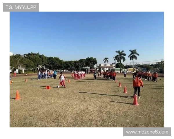 青扬杯绕杆足球竞技魅力全景呈现校园激情赛事特写与精彩瞬间回放